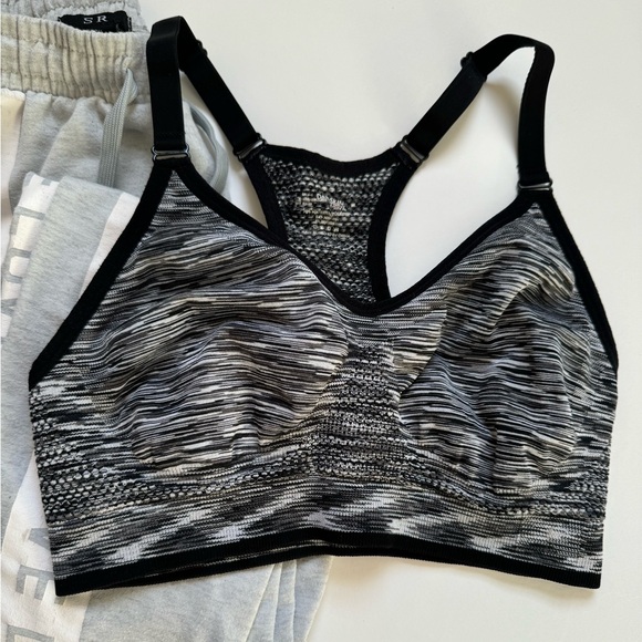 Sweatpants (Sm) and Sports bra (M) bundle - Picture 2 of 8